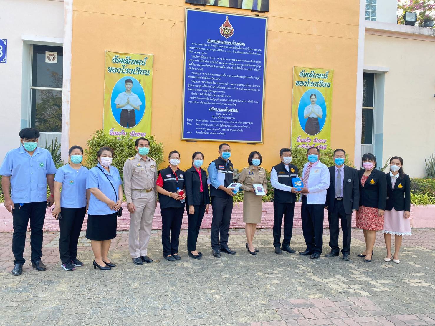 ﻿สำนักงานบังคับคดีจังหวัดนครปฐม ร่วมกับคณะทำงานตรวจติดตามการปฏิบัติตามประกาศฯ ลงพื้นที่ออกตรวจติดตามชุมชนอำเภอพุทธมณฑล